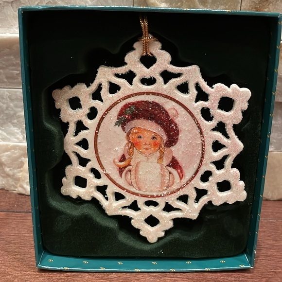 Trisha Romance 2005 ornament Porcelain Snowflake - Picture 4 of 5